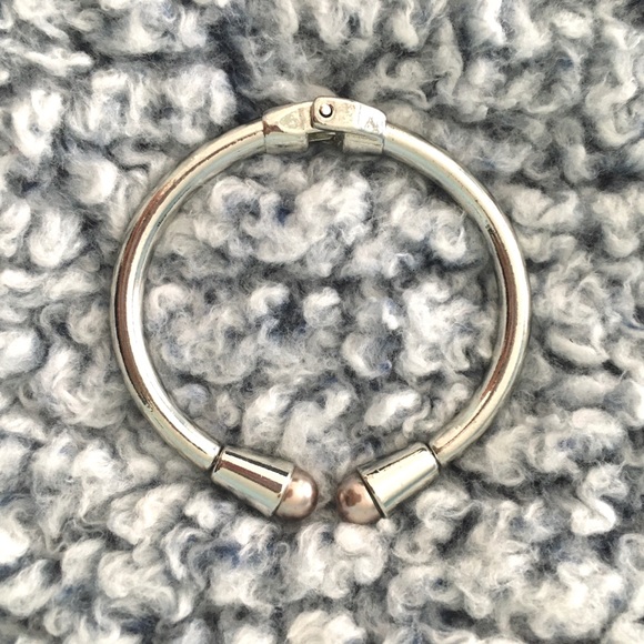 ✨ Silver Bangle✨ - Picture 2 of 3